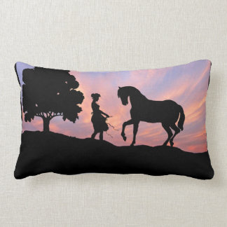 Caballo y almohada virginal de la silueta