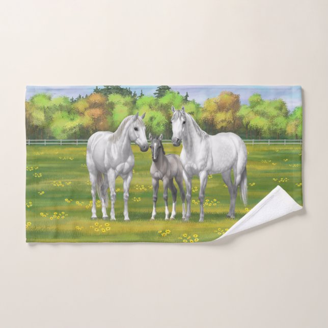 Caballos De Cuatrimestre Gris De Ropa Blanca En Ve (Toalla de mano)
