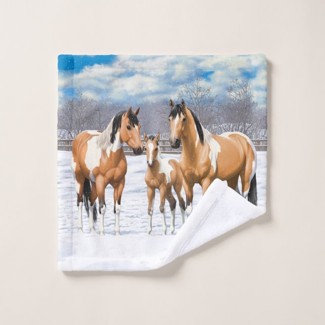 Caballos de pintura de piel negra en nieve (Toallita)
