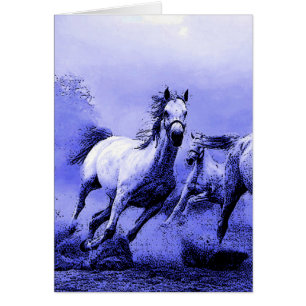 Caballos en marcha y luz luna azul