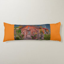 Cabaña mágica de almohada corporal al sol matutino