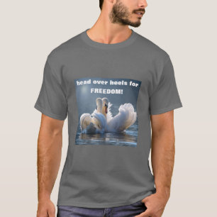 Cabeza sobre tacones - camiseta de cisnes (oscura)