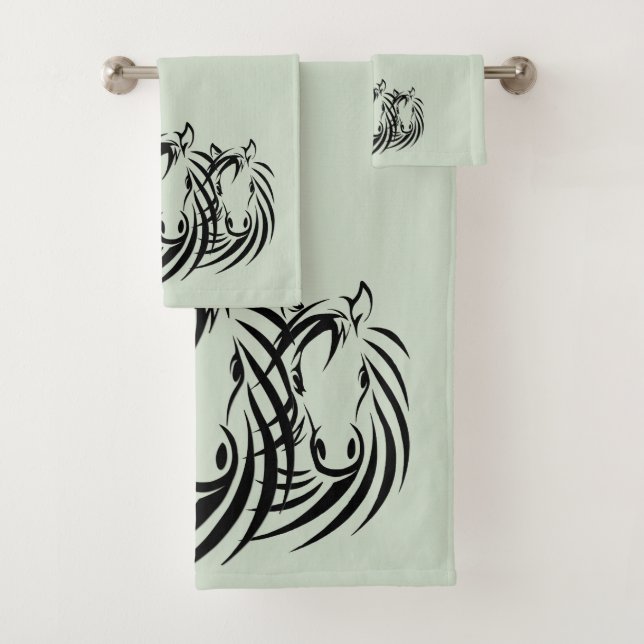 Cabezas de caballo negro sobre verde (In situ)
