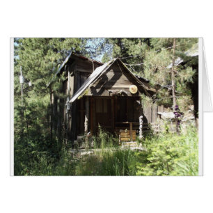 Cabina abandonada en los bosques