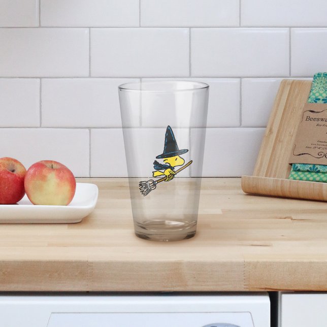 Cacahuetes | Bruja de Woodstock Halloween (Glass on counter)