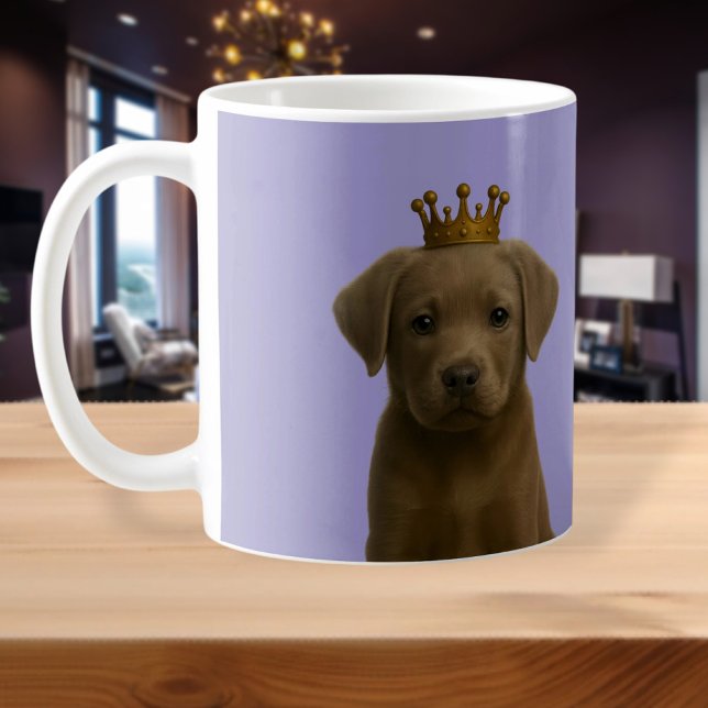 Cachorro plateado de labrador en copa de oro (Silver Labrador Puppy in Gold Crown Cute Coffee Mug
by Ricaso. Sweet pup dog in royal crown)
