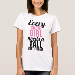 Cada chica corto necesita una camisa alta del