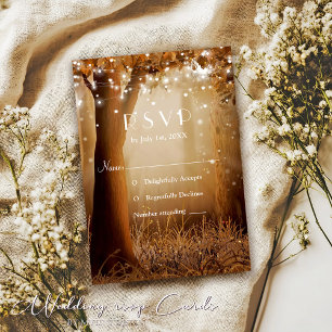 Cadena de árbol de país rústico ilumina la tarjeta