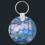 Cadena de llaveros de agua monet<br><div class="desc">Cadena de llaves Monet Water Lilies. Pintura de óleo sobre lienzo de 1916. Monet pintó su famoso estanque de nenúfares obsesivamente durante los últimos años de su carrera, inspirándose en la luz del sol y su efecto cambiante sobre el agua y las flores acuáticas y el follaje. Este cuadro presenta...</div>