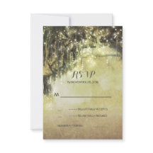 Cadena de luces árbol musgoso boda RSVP