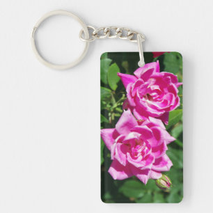 Cadenita de llavero de acrílico de dos rosas rosad