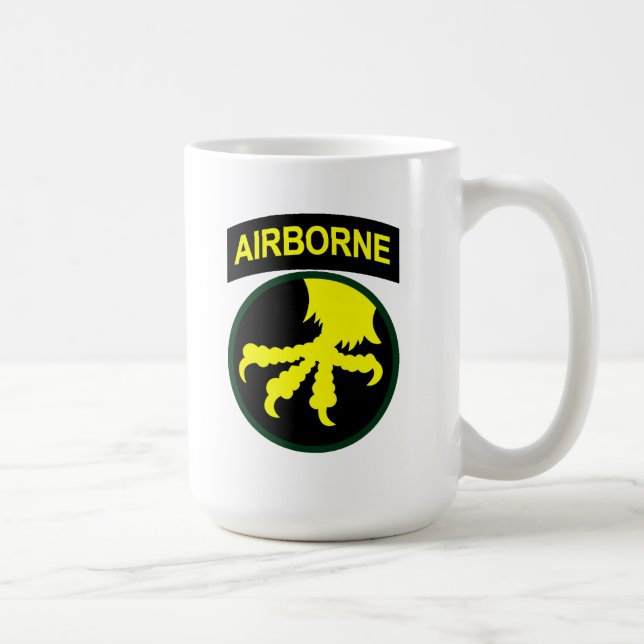 Café 17mo Taza de la división aerotransportada (Derecha)