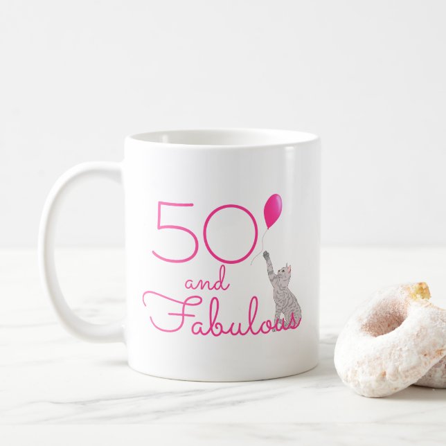 Café 50 y 50.a taza del regalo de cumpleaños de los (Con donut)