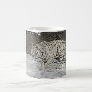 Café Acecho blanco del tigre en taza de la nieve