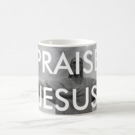 Café Alabanza Jesús en taza de la oficina del Brasil