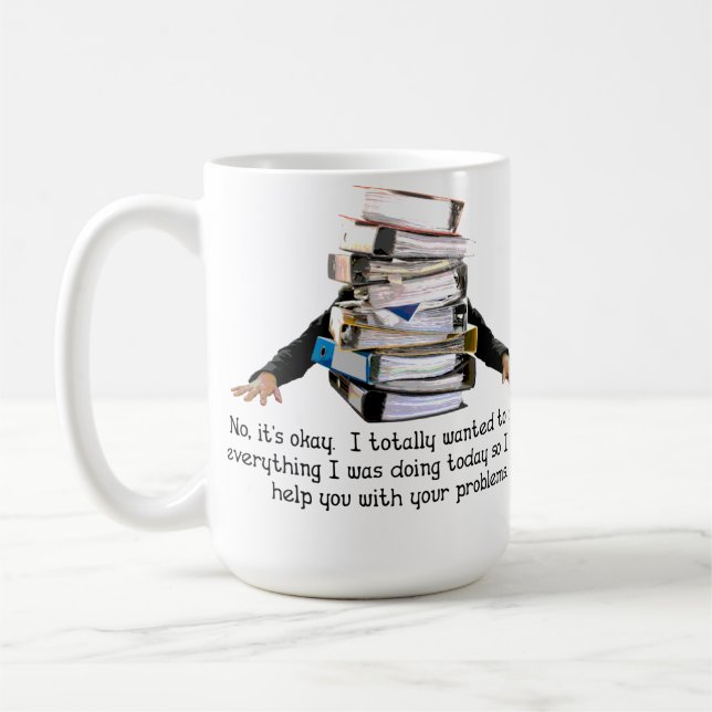 Café Ayuda con su taza divertida de los problemas (Izquierda)