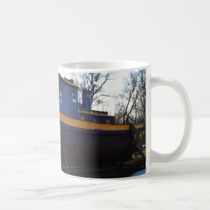 Café Barco del tirón de NYS en una taza