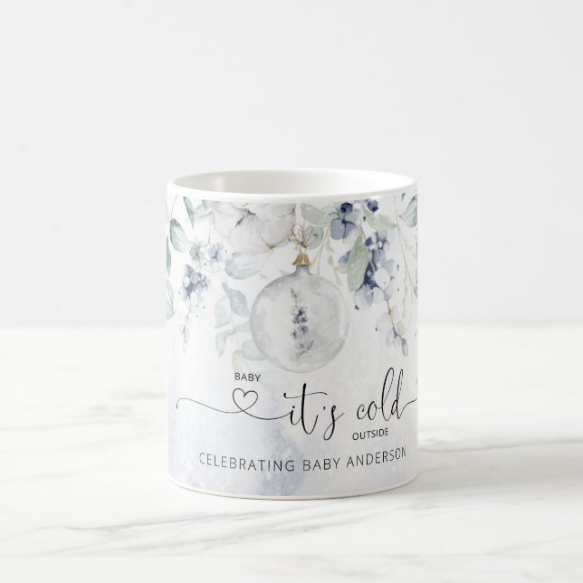 Café Bebé, hace frío afuera de la taza de café. (Centro)