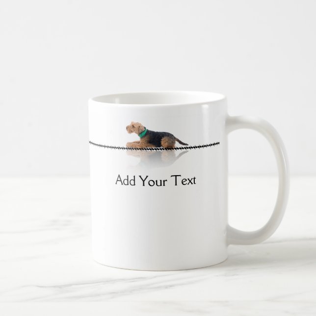 Café Brown y taza negra de Terrier galés (Derecha)