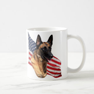 Café Cabeza de Malinois del belga con la taza de la
