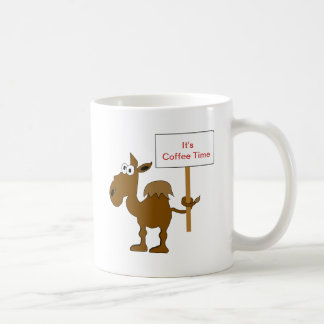Café Camello con la plantilla de la taza del Rótulo