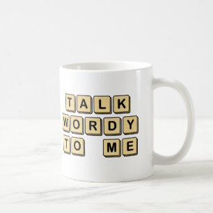 Café Charla prolija a mí taza de madera de la teja