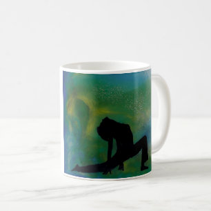 Café Chica de la yoga de Ashwa Sancha - taza