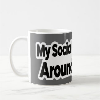 Café Cita divertida de introvertido identificable Taza