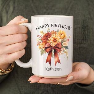 Café Coqueta floral dobla la taza de cumpleaños feliz p