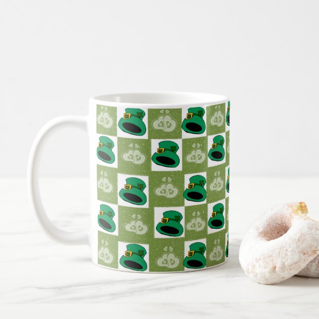 Café Corazones blancos de la taza de San Patricio Gorra (Con donut)