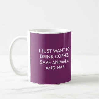 Café de la bebida, animales de la reserva, y taza