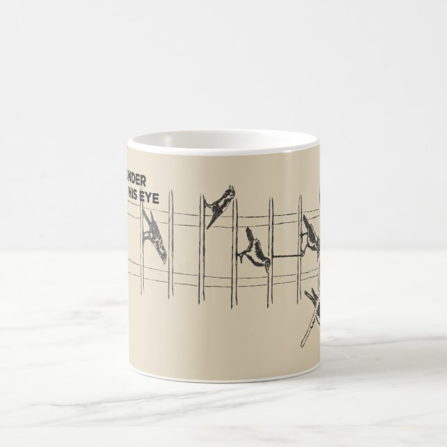 Café Debajo de su taza del ojo (Centro)