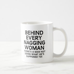 Café Detrás de una Mujer Regañona Taza Divertida
