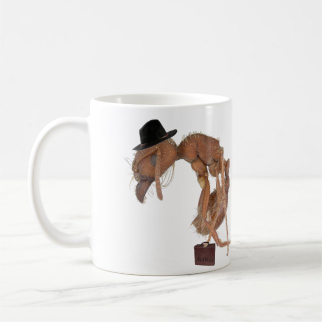 Café Día duro de AntWeb en la taza del trabajo (Izquierda)