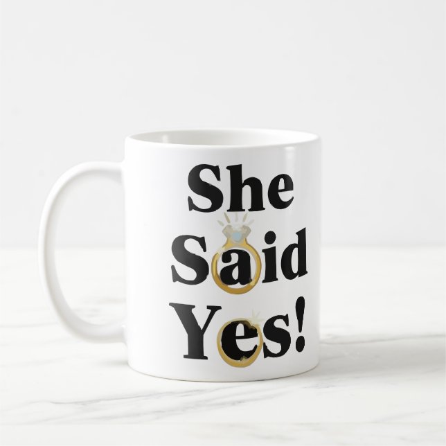 Café ¡Dijo que Sí! Anillo de Compromiso Novia Taza para (Izquierda)