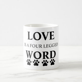 Café El amor es una palabra Legged cuatro taza de 11