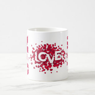 Café En el El día de San Valentín, se verte la taza de