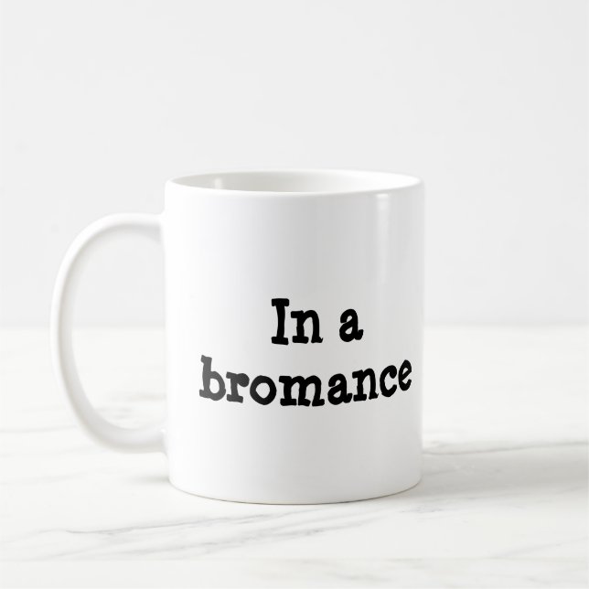 Café "En taza de cerámica de un Bromance" (Izquierda)
