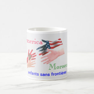 Café enfants sin la taza de té de los niños de