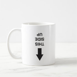 Café Este lado encima de la taza