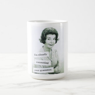 Café Estoy corrigiendo silenciosamente su taza de la