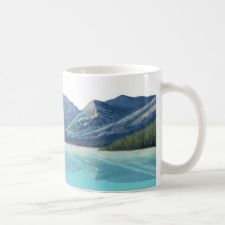 Café Frieda ata la taza - escena de la montaña