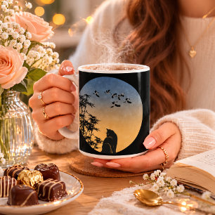 Café Gato Negro Bajo el Cielo de Bambú y Pájaro - Taza