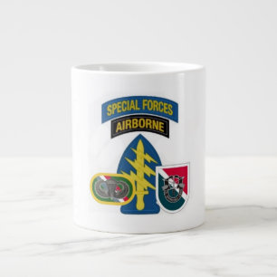 Café Gigante 11mo TAZA del JUMBO del GRUPO de las FUERZAS