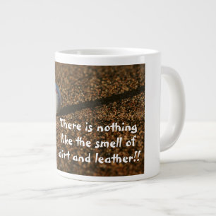 Café Gigante Taza del humor de la suciedad y del cuero
