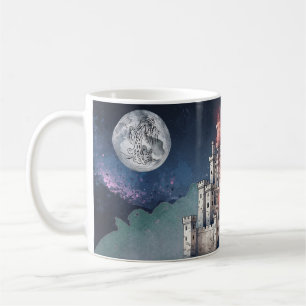 Café Hay belleza en la taza del castillo de fuego y dra