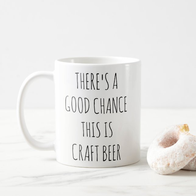 Café Hay una buena ocasión que ésta es taza de cerveza (Con donut)