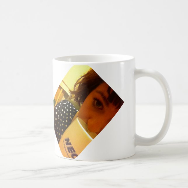 Café La taza de la taza de Julia Scroggin "autorretrato (Derecha)