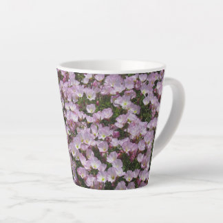 Café Latte Taza - Campo de flores rosadas
