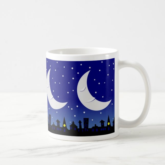 Café Luna soñolienta sobre la taza de la ciudad (Derecha)
